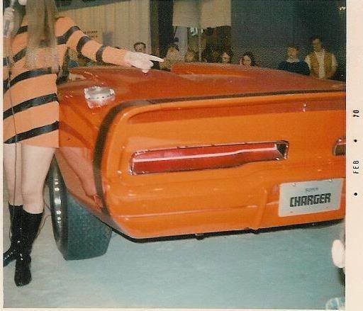 4957122-70autoshow37dc